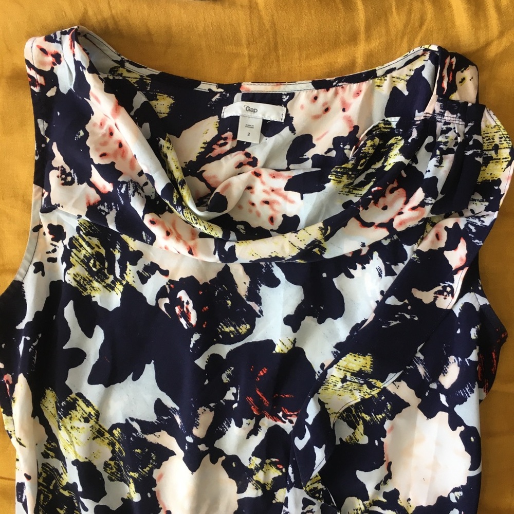Abstract gap dress - Picture 4 of 4